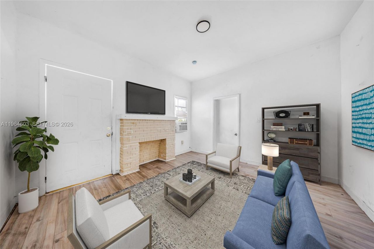 1342 NW 1st St, Miami, FL 33125 Photo