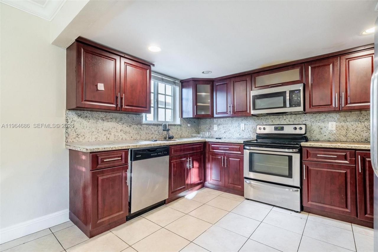 3609 S Le Jeune Rd, Coral Gables, FL 33134 Photo