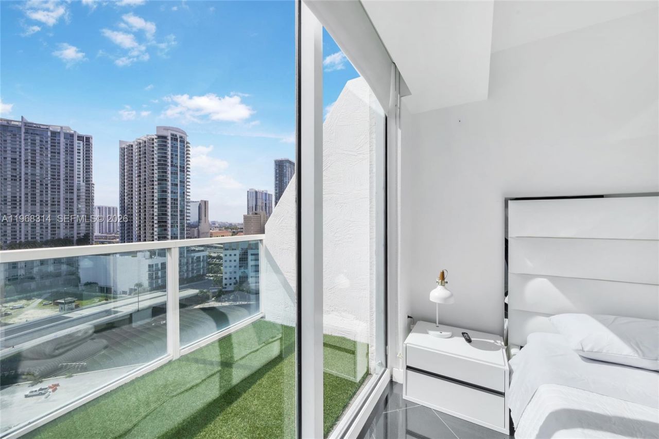 41 SE 5th St, Unit 1116, Miami, FL 33131 Photo