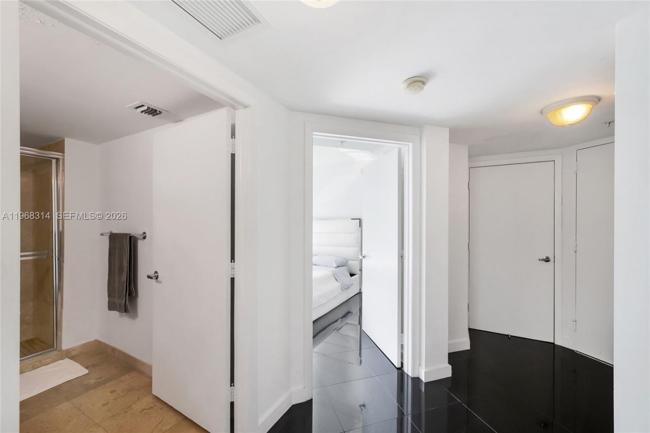 41 SE 5th St, Unit 1116, Miami, FL 33131 Photo