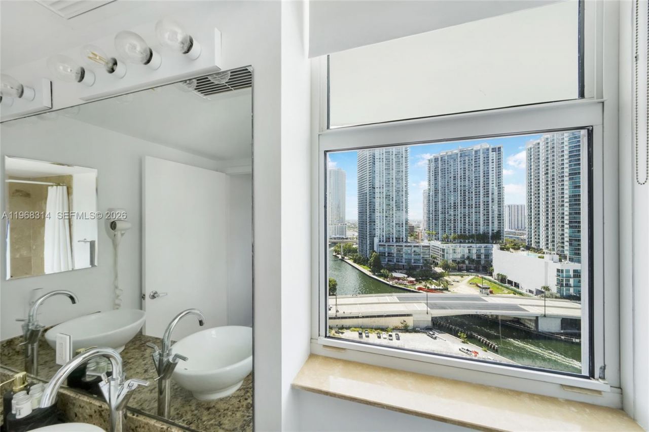 41 SE 5th St, Unit 1116, Miami, FL 33131 Photo