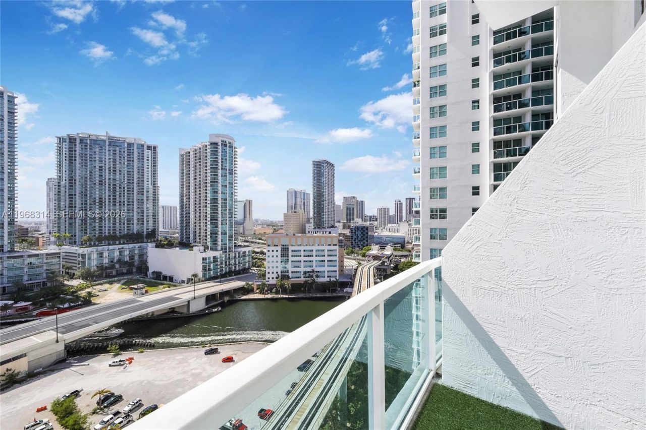 41 SE 5th St, Unit 1116, Miami, FL 33131 Photo