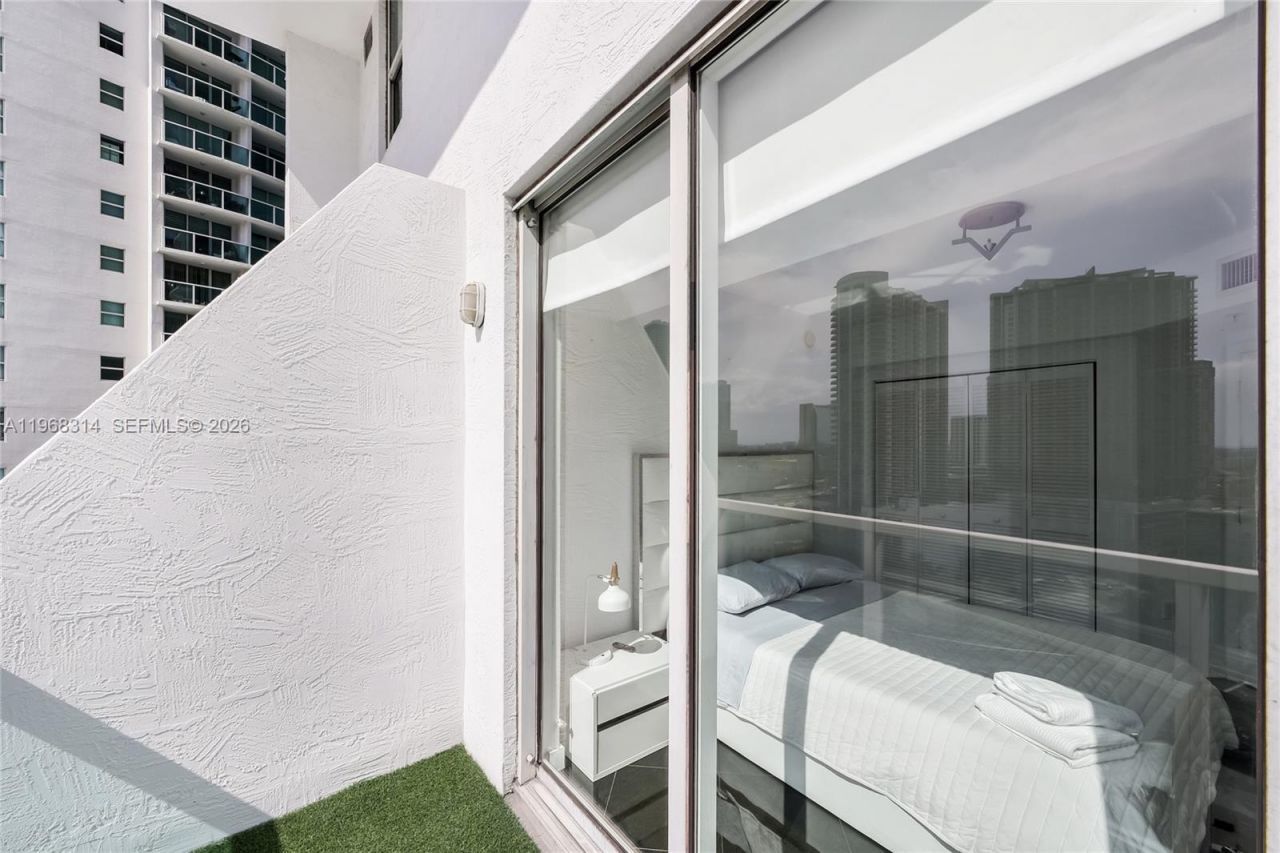 41 SE 5th St, Unit 1116, Miami, FL 33131 Photo