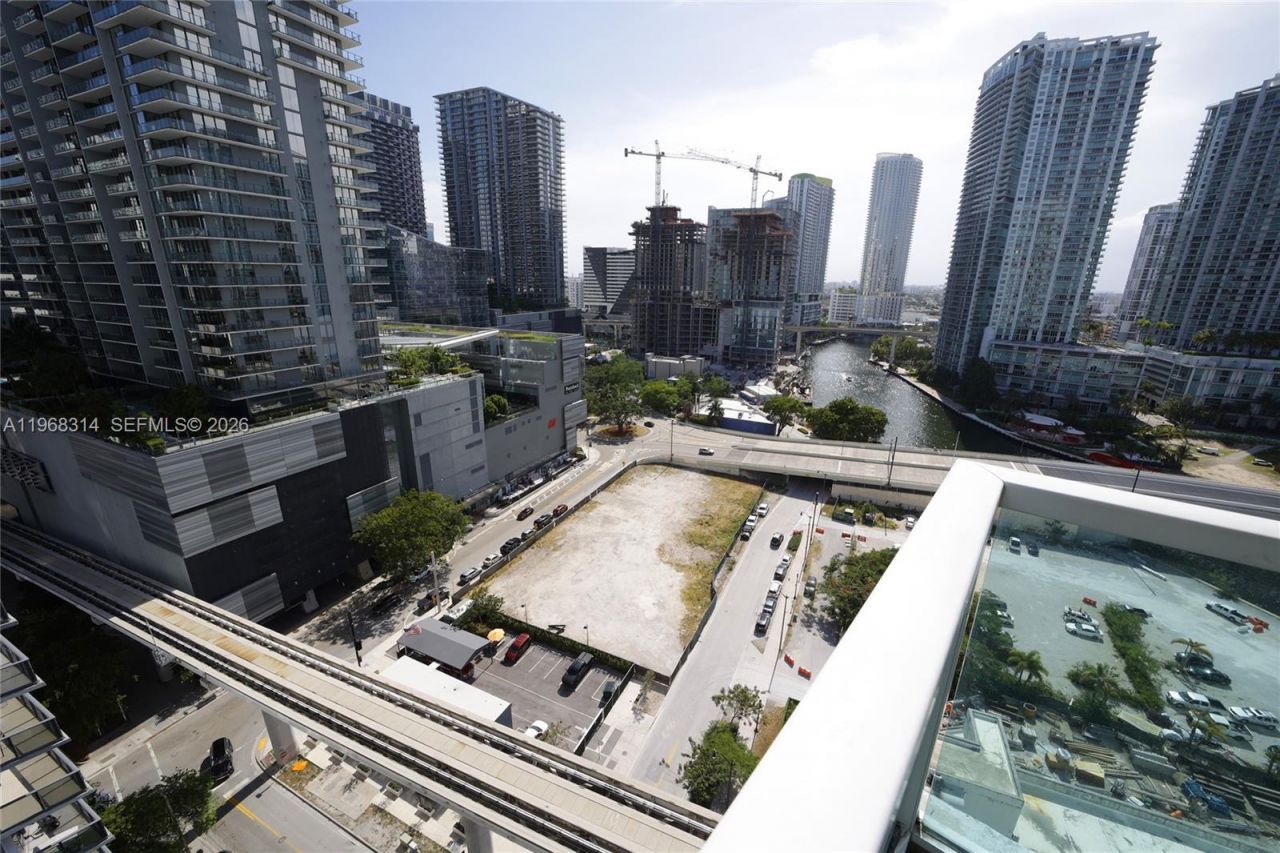 41 SE 5th St, Unit 1116, Miami, FL 33131 Photo