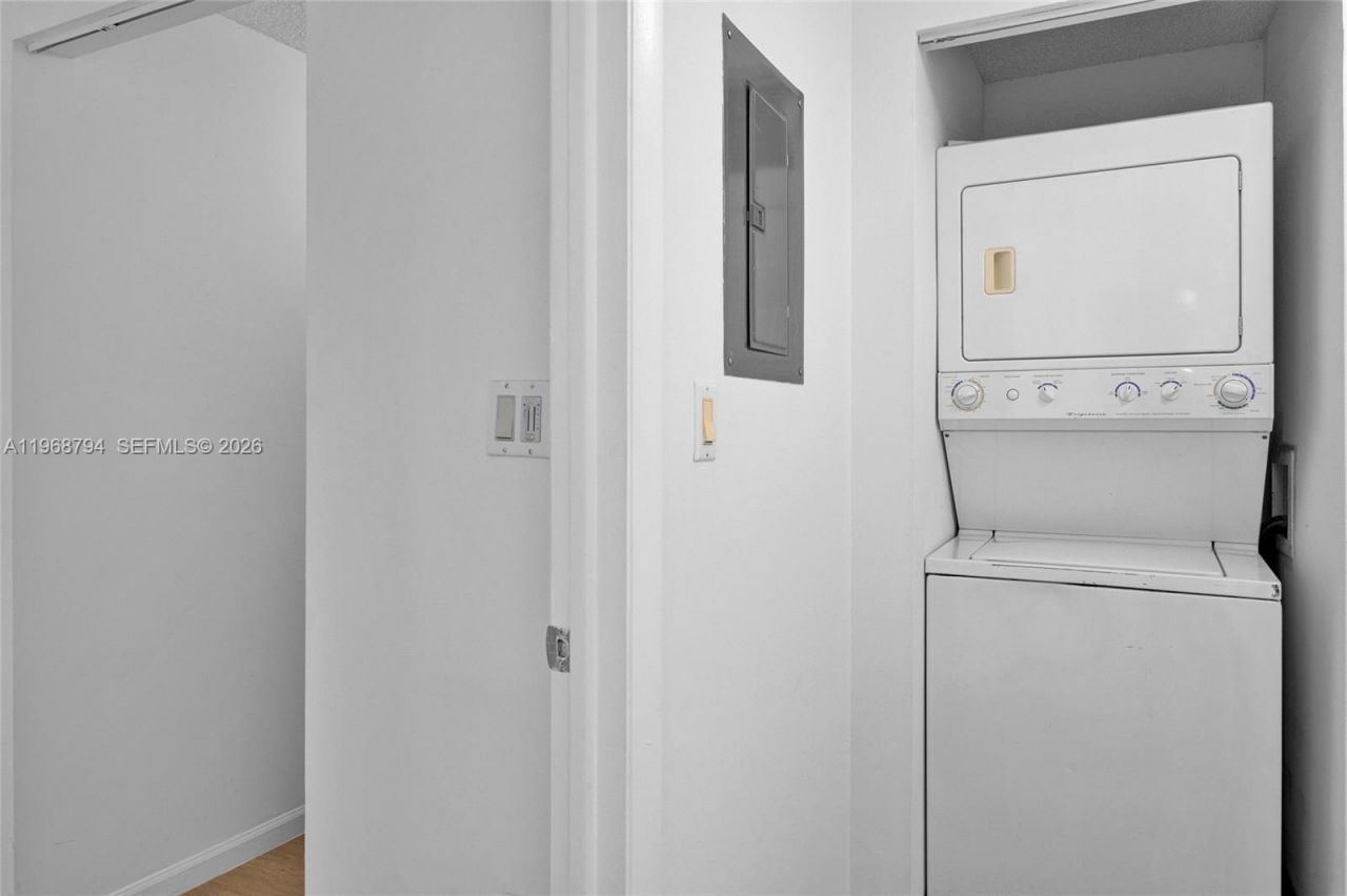 185 SE 14th Ter, Unit 1411, Miami, FL 33131 Photo