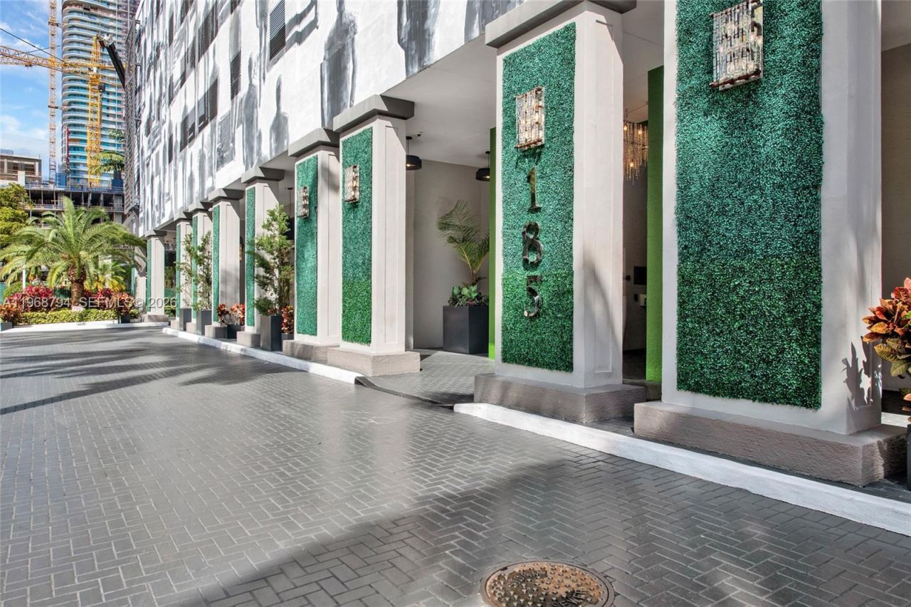 185 SE 14th Ter, Unit 1411, Miami, FL 33131 Photo