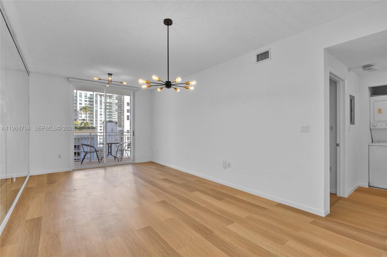 185 SE 14th Ter, Unit 1411, Miami, FL 33131 Photo