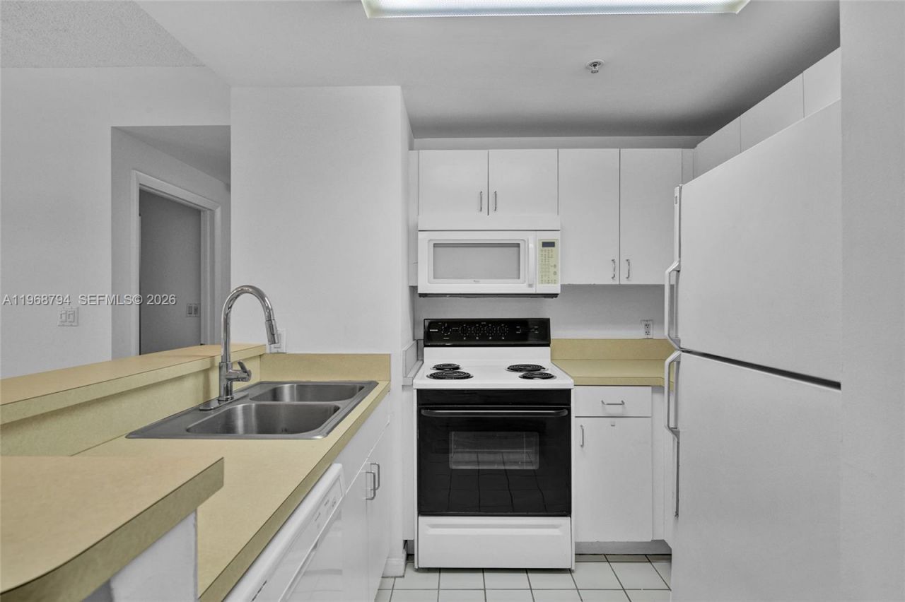 185 SE 14th Ter, Unit 1411, Miami, FL 33131 Photo