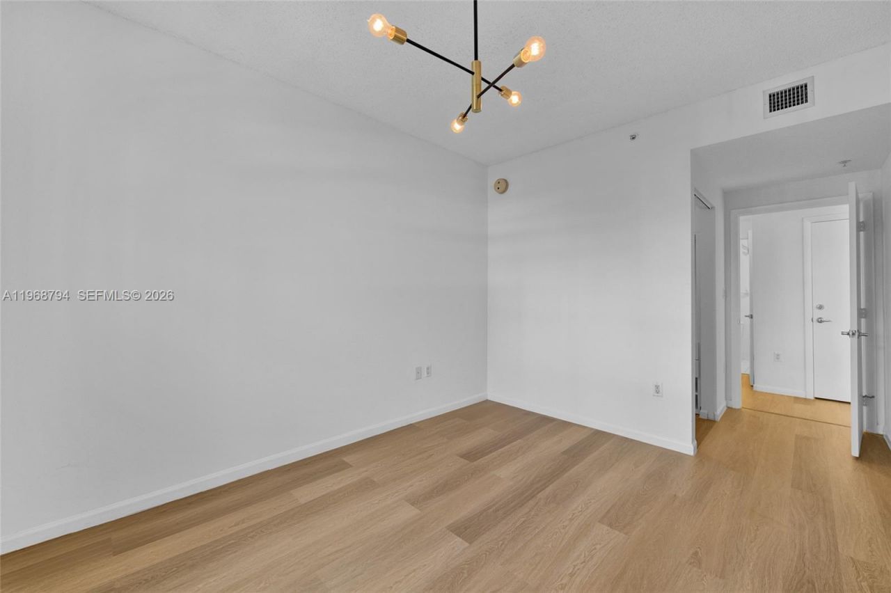 185 SE 14th Ter, Unit 1411, Miami, FL 33131 Photo