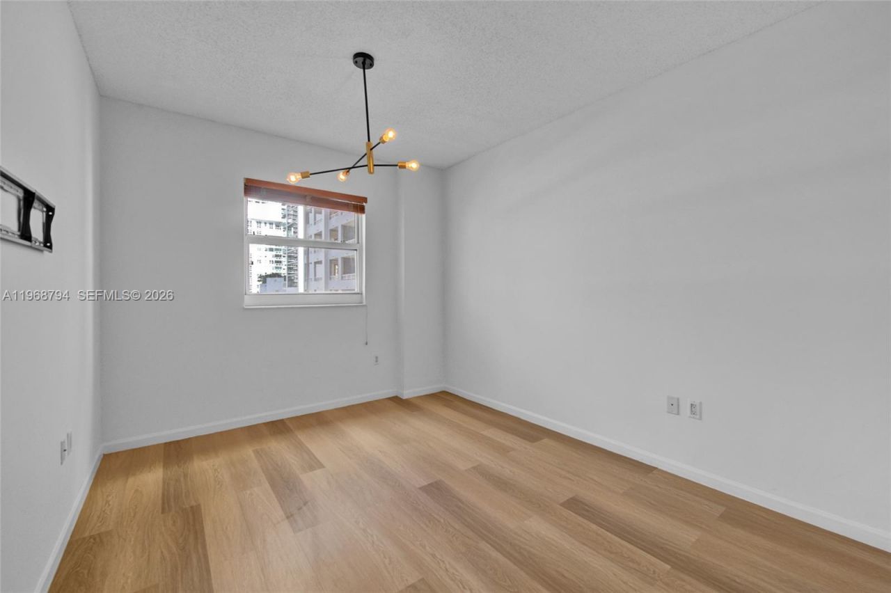 185 SE 14th Ter, Unit 1411, Miami, FL 33131 Photo