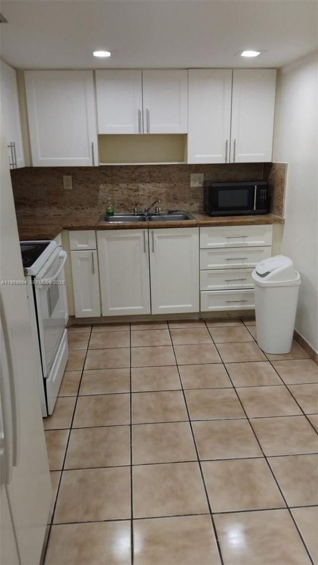 10090 NW 80 Ct, Unit 1321, Hialeah Gardens, FL 33016 Photo