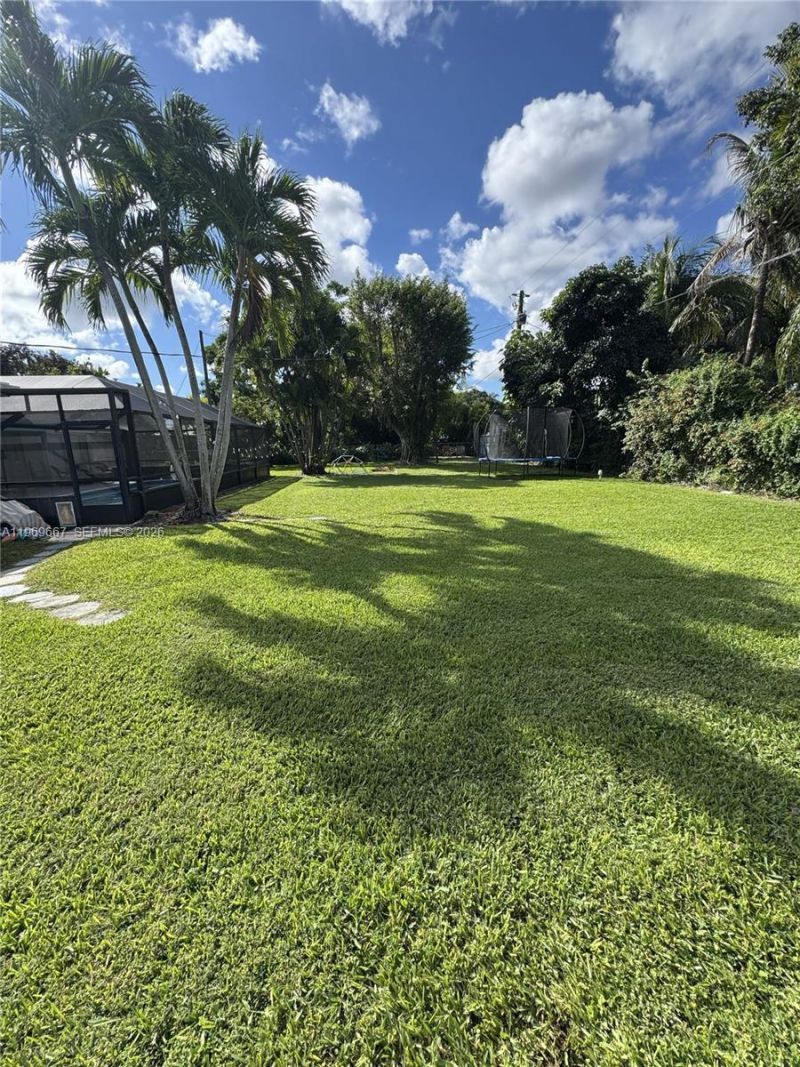 19520 SW 128th Ave , Miami, FL 33177 Photo