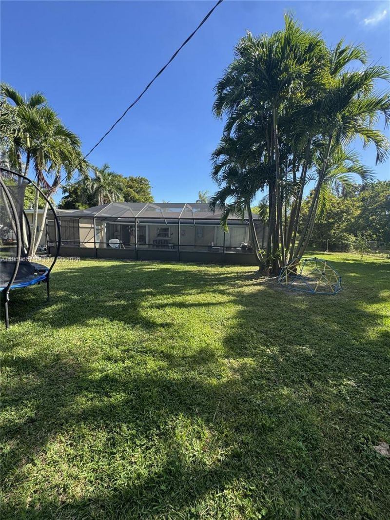 19520 SW 128th Ave , Miami, FL 33177 Photo