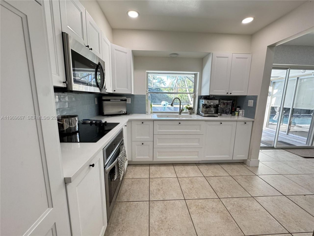 19520 SW 128th Ave , Miami, FL 33177 Photo