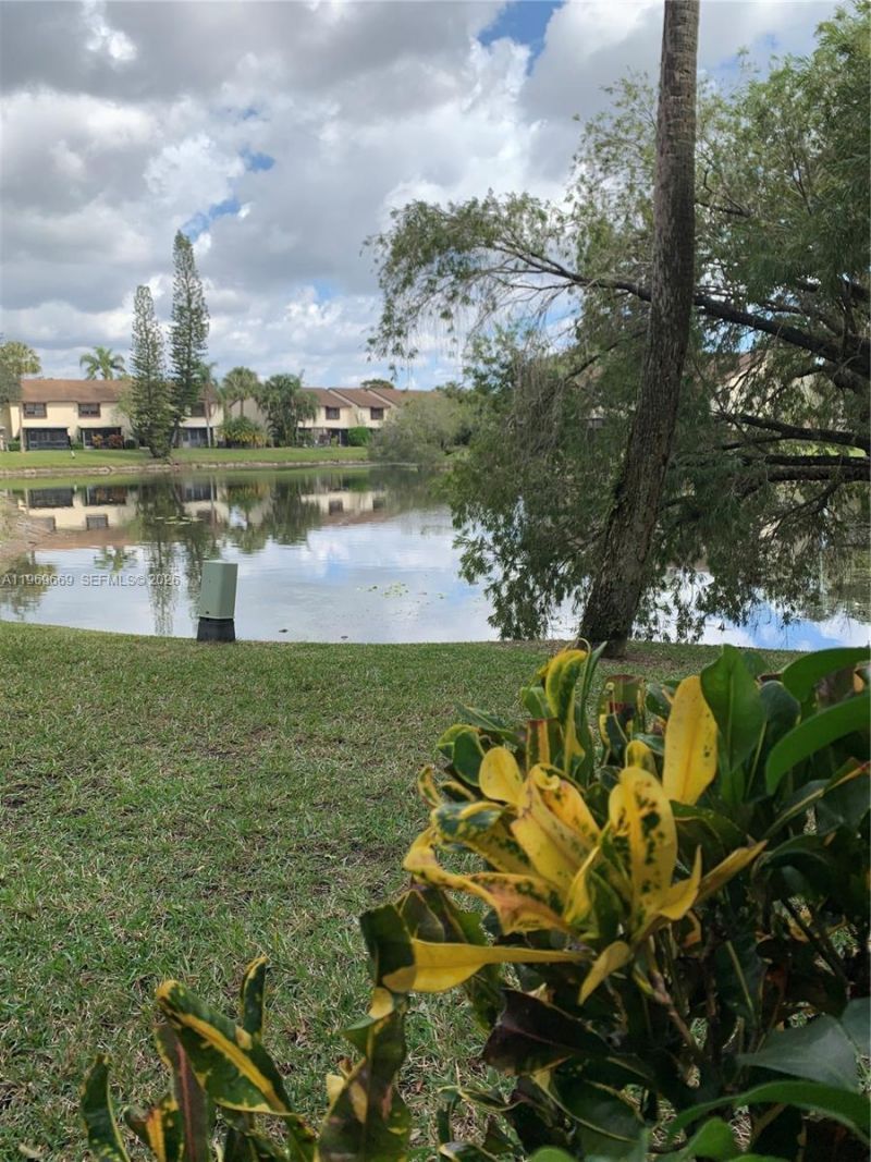 3699 N Carambola Cir N, Unit 2837, Coconut Creek, FL 33066 Photo