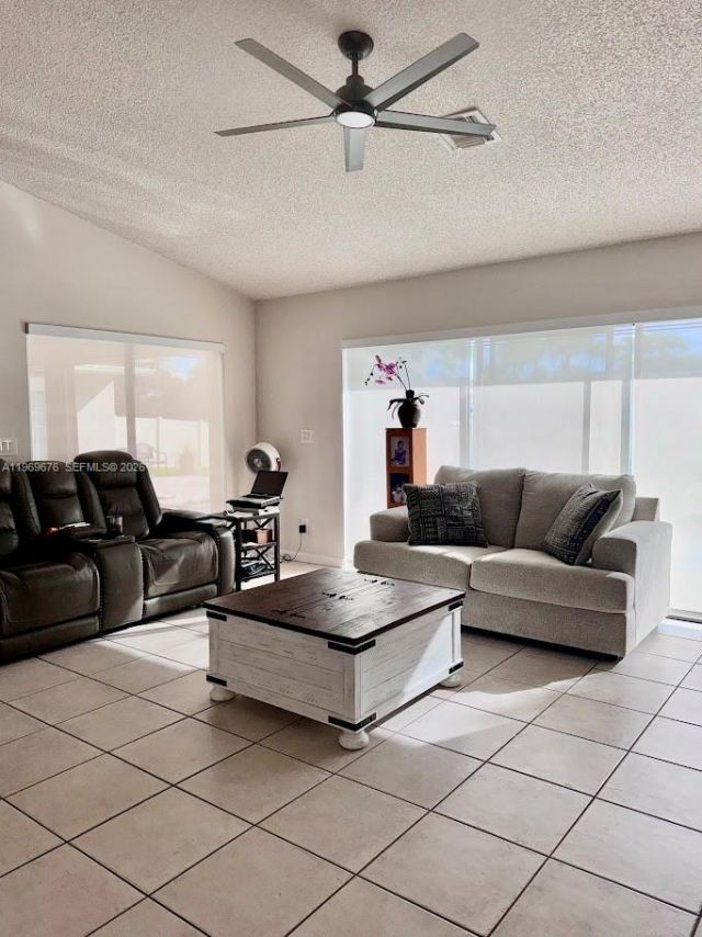 1080 NW 100th Way, Plantation, FL 33322 Photo