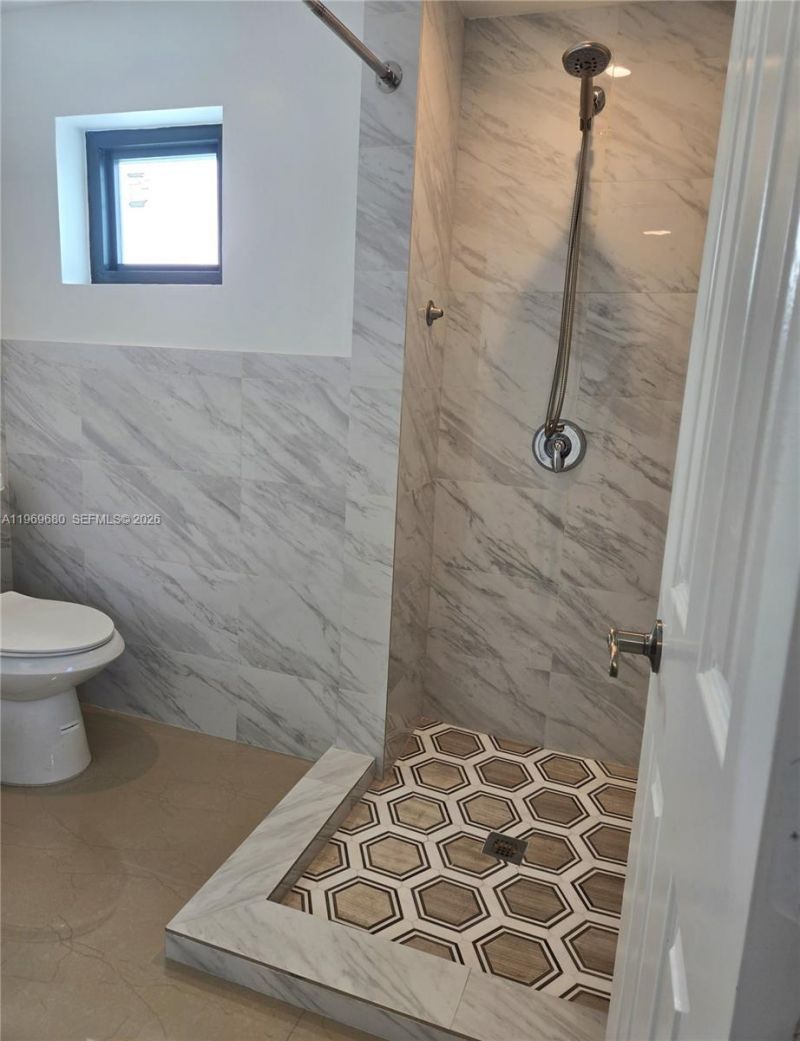 323 SW 31st Ct, Unit 1, Miami, FL 33135 Photo