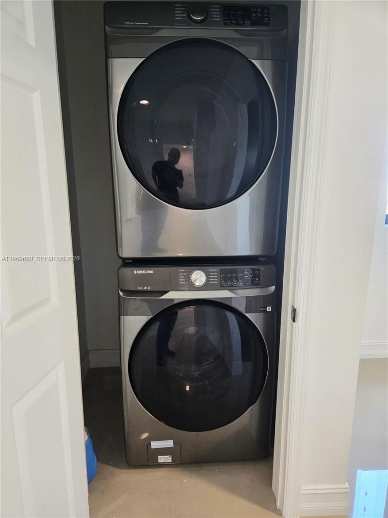 323 SW 31st Ct, Unit 1, Miami, FL 33135 Photo