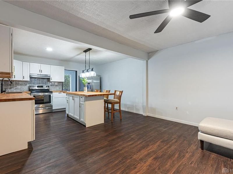 437 Kirkwood Drive, Fairborn, OH 45324 Photo 2