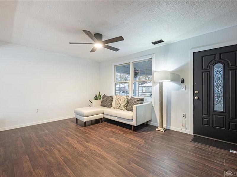 437 Kirkwood Drive, Fairborn, OH 45324 Photo 3