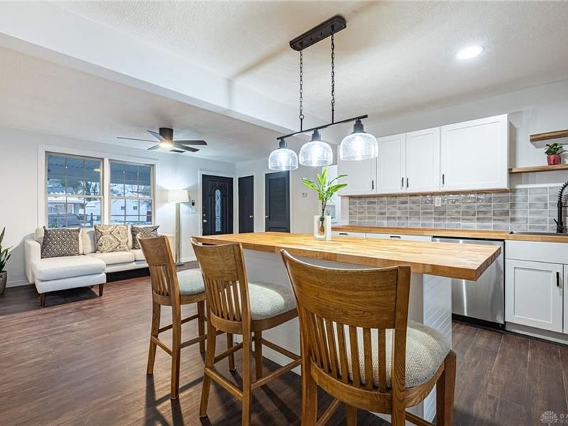 437 Kirkwood Drive, Fairborn, OH 45324 Photo 9