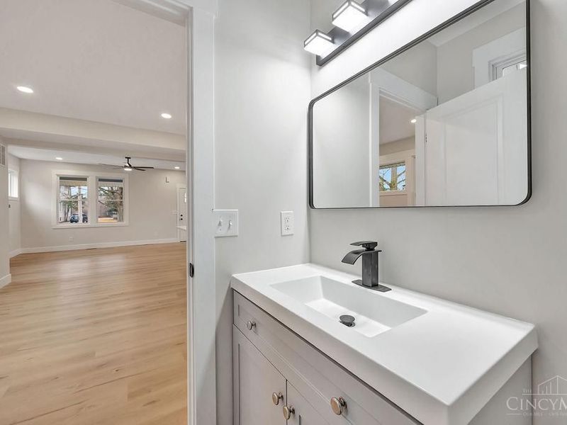 6078 Oakwood, Cincinnati, OH 45224 Photo 27