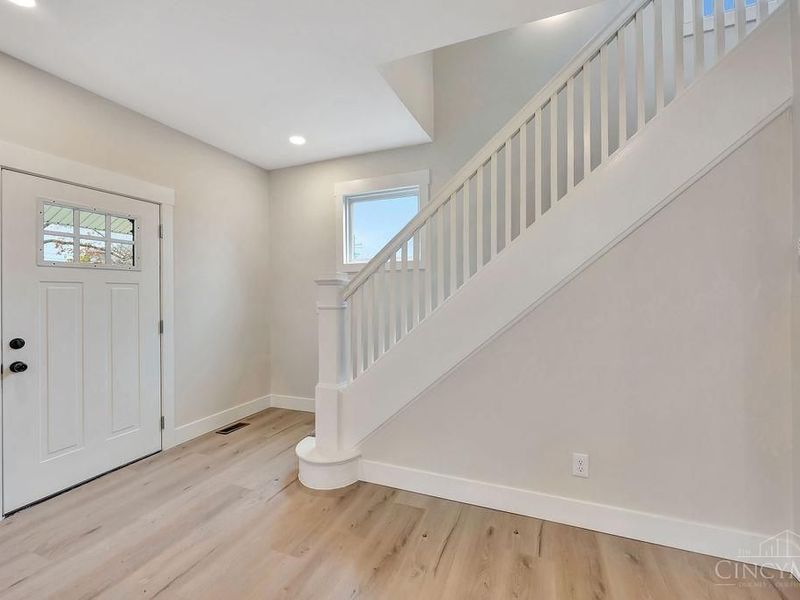 6078 Oakwood, Cincinnati, OH 45224 Photo 5