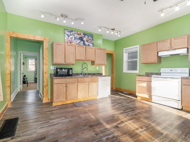 412 Walnut Street, Elmwood Place, OH 45216 Photo 9