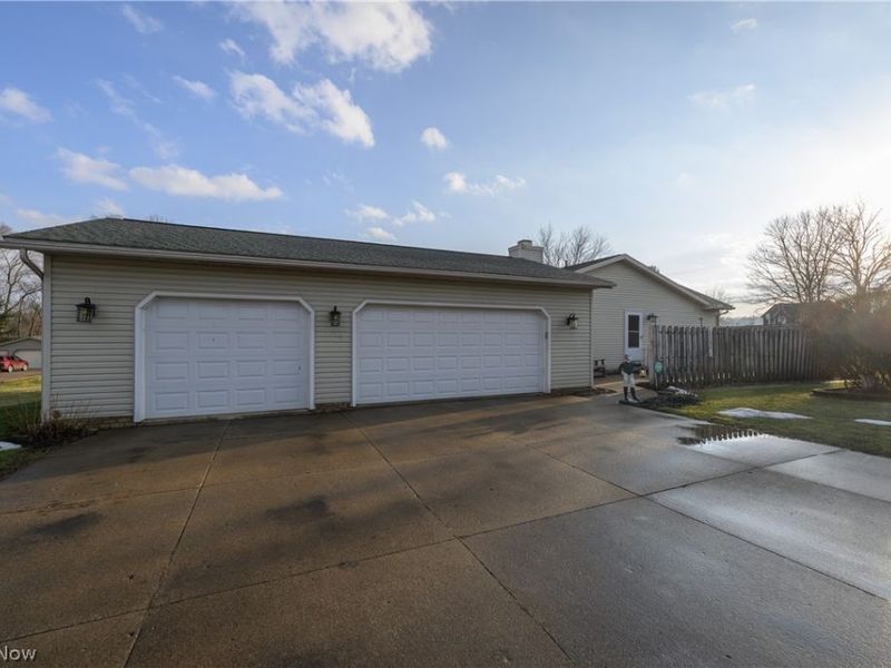 6840 Akron Avenue NW, Canal Fulton, OH 44614 Photo 2