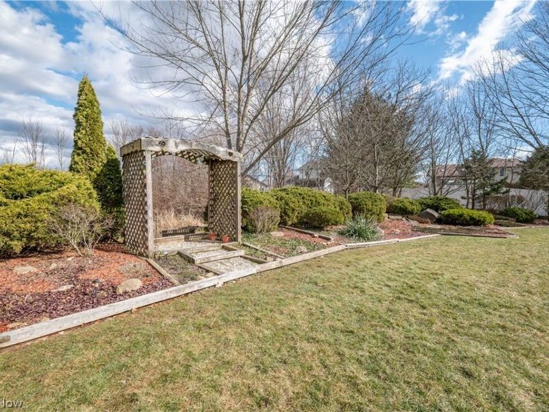 6581 COUNTRY RIDGE Drive, Austintown, OH 44515 Photo 12