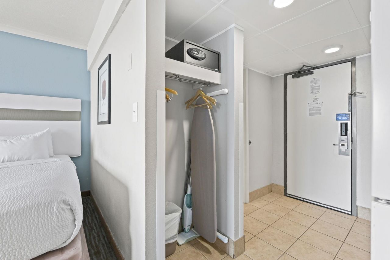 7100 N Ocean Blvd. Photo 17