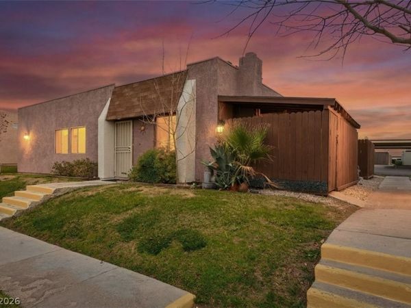 3631 Villa Knolls East Drive, Las Vegas, NV 89120