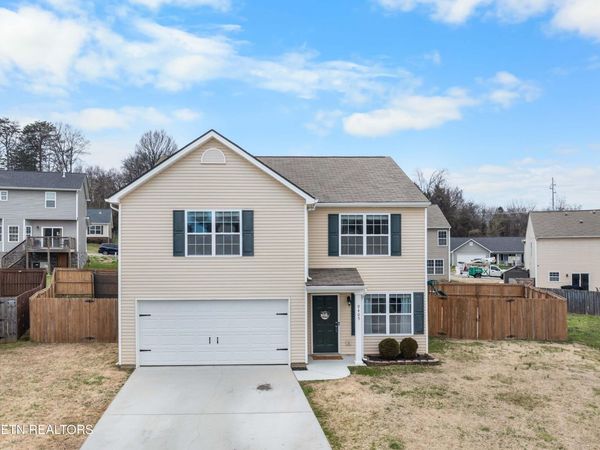 9405 Calla Lilly Lane, Mascot, TN 37806