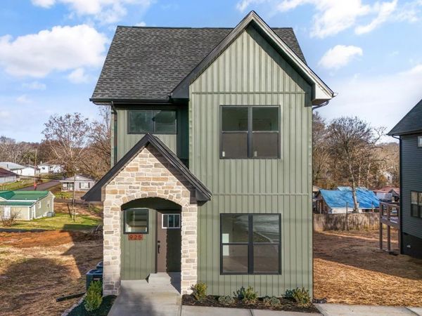 925 E Drive E, Knoxville, TN 37996