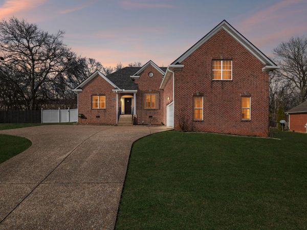 111 Buckhaven Drive, Hendersonville, TN 37075