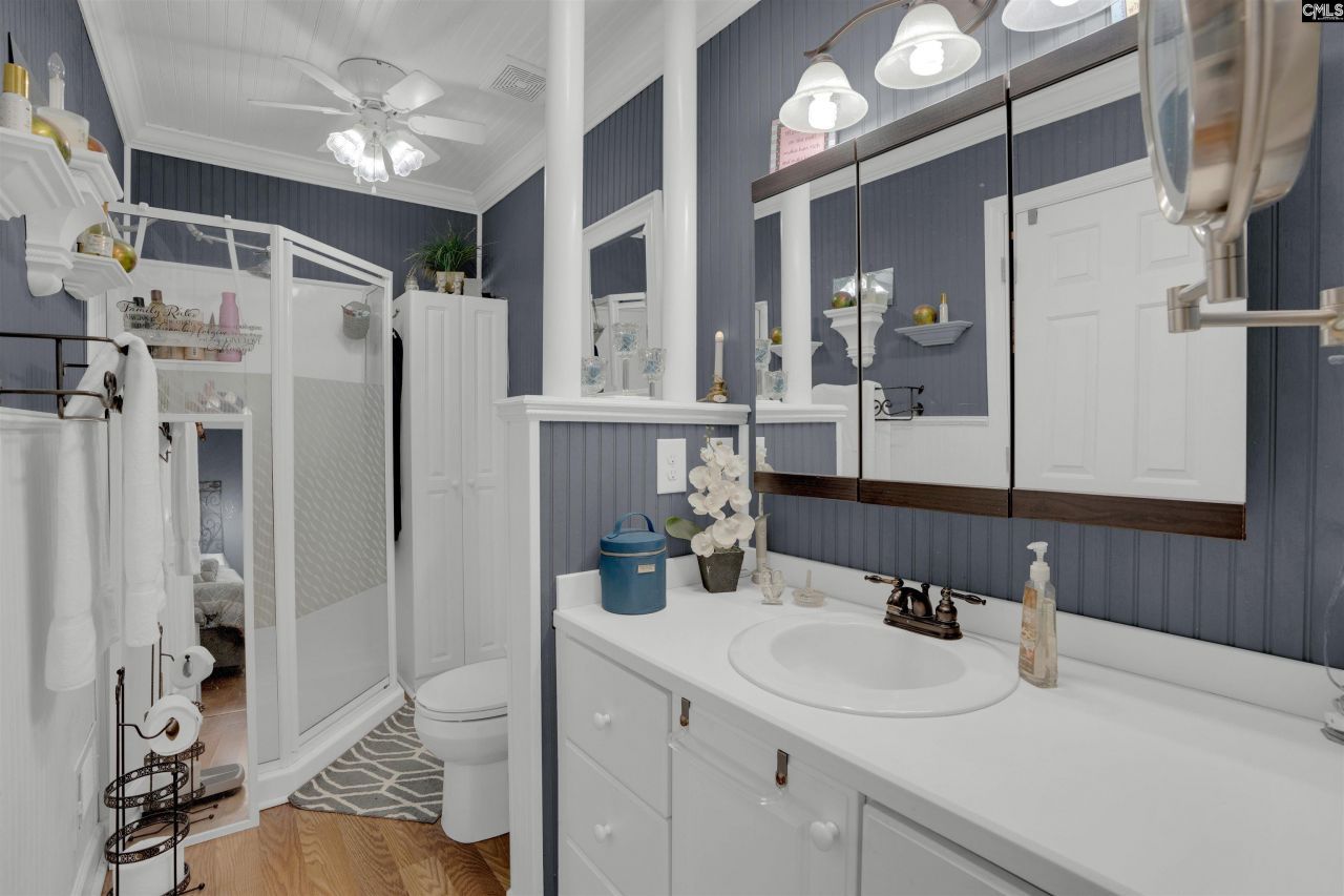 945 Brookfield Drive  Photo 8