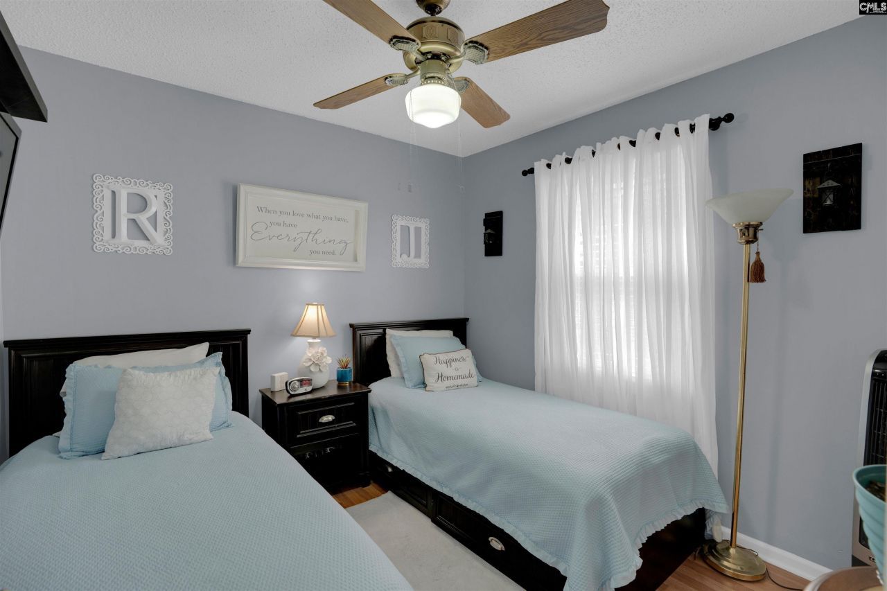 945 Brookfield Drive  Photo 9