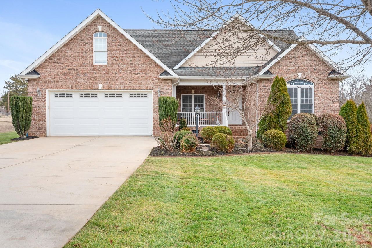 129 Postell Drive, Statesville, NC 28625 Main Photo
