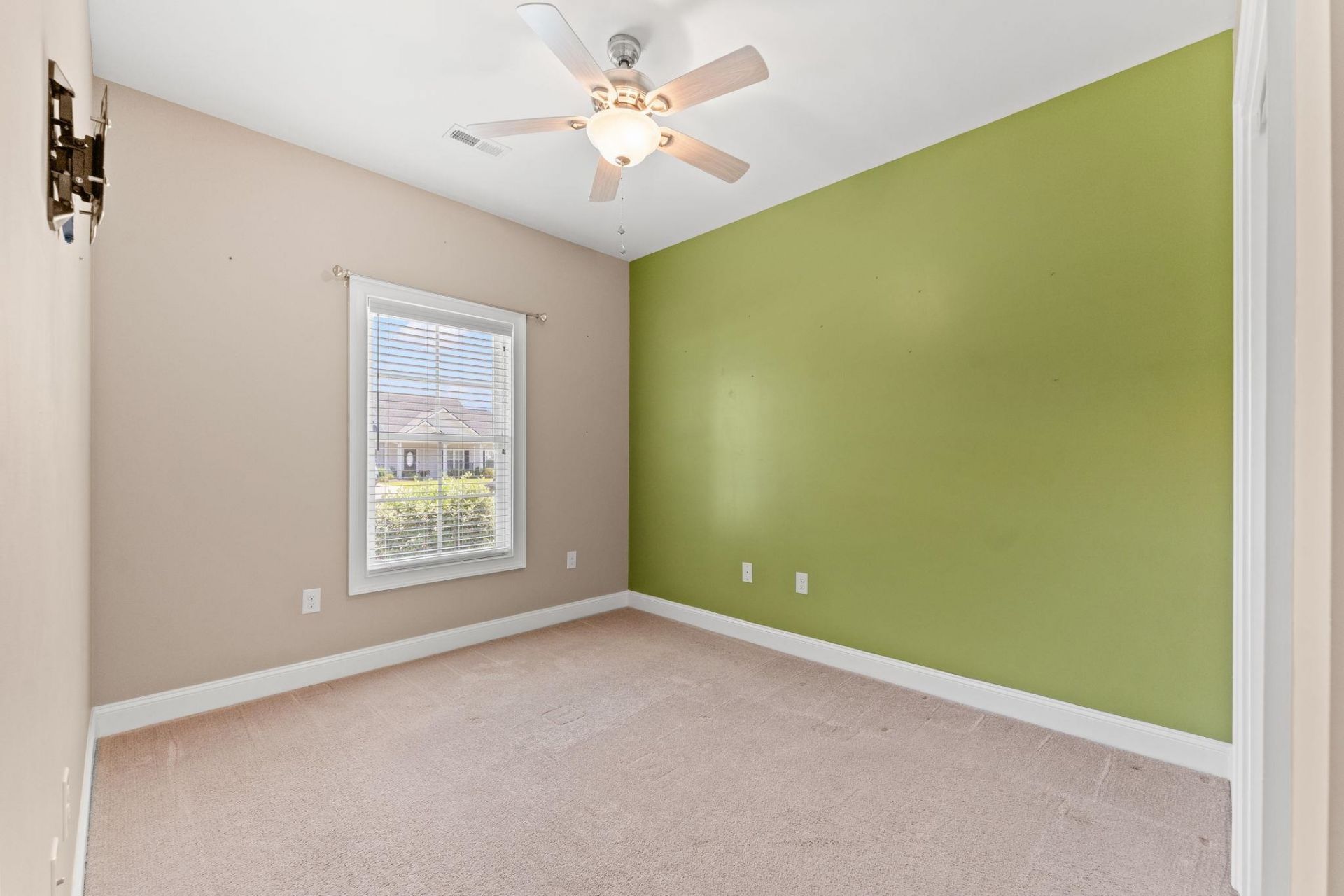 337 Basswood Ct. Photo 24
