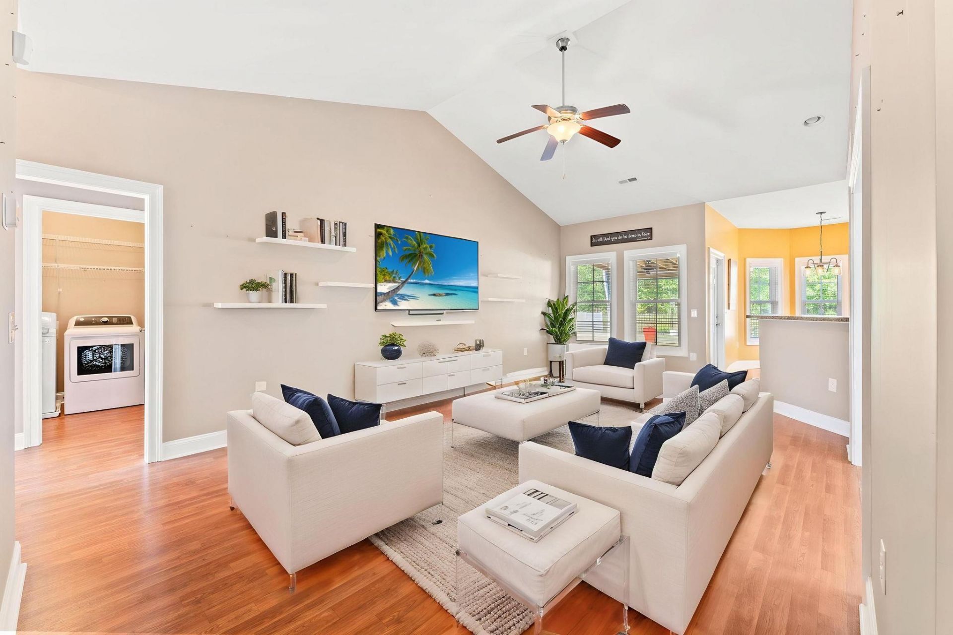 337 Basswood Ct. Photo 6
