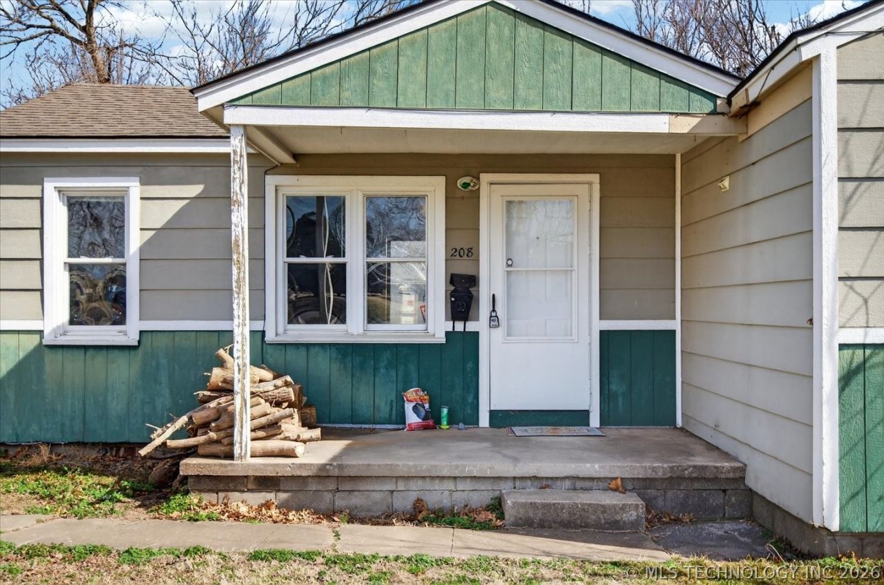 208 S Cherokee Avenue, Dewey, OK 74029 Main Photo