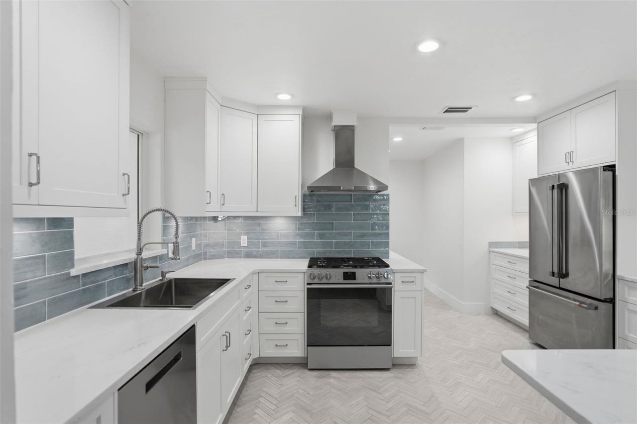 2906 Pass A Grille Way, Saint Pete Beach, FL 33706 Photo