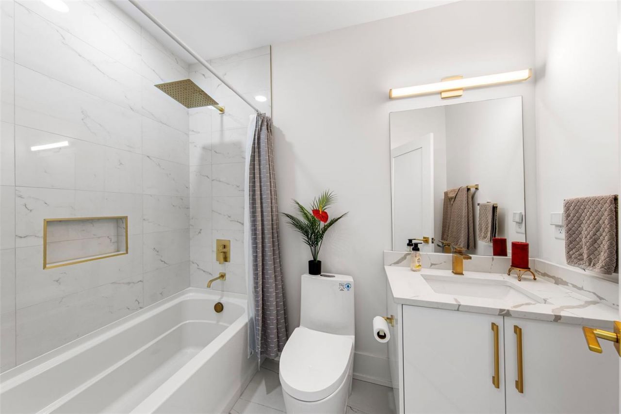 2187 Main Street, Sarasota, FL 34237 Photo