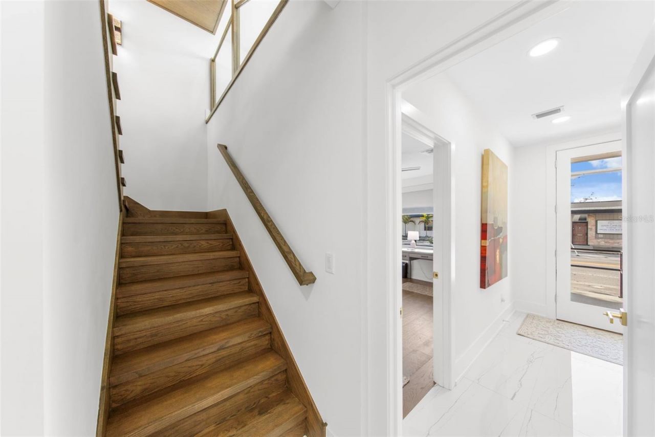 2187 Main Street, Sarasota, FL 34237 Photo