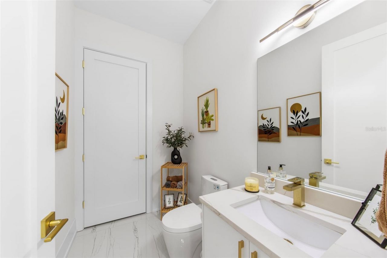 2187 Main Street, Sarasota, FL 34237 Photo