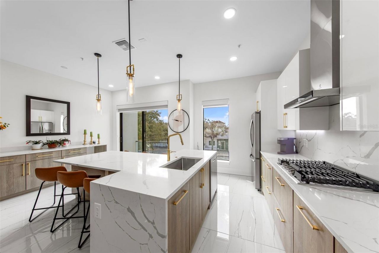 2187 Main Street, Sarasota, FL 34237 Photo