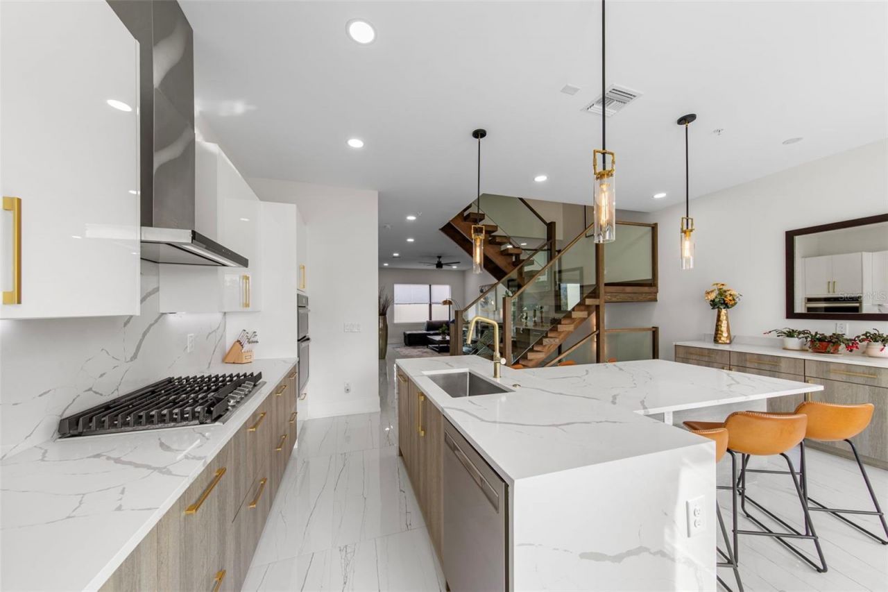 2187 Main Street, Sarasota, FL 34237 Photo