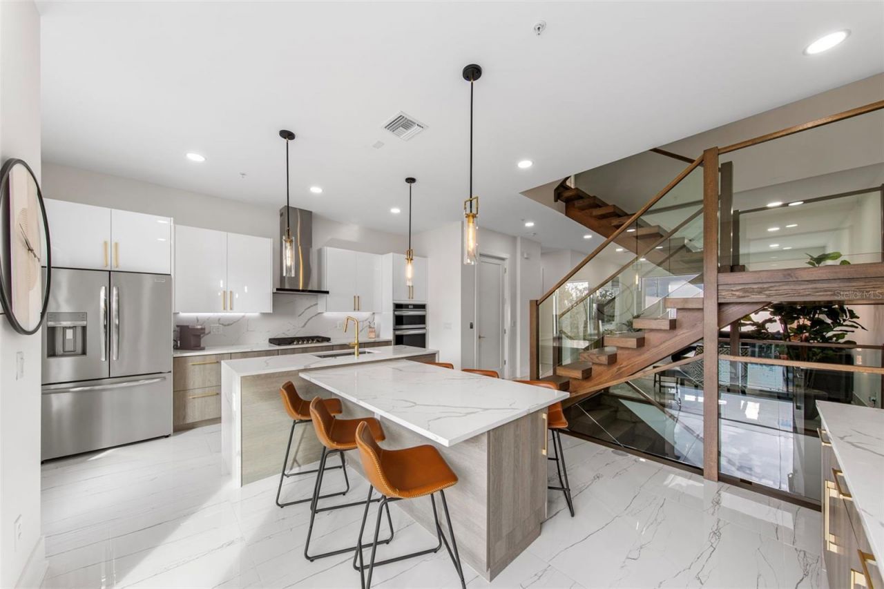 2187 Main Street, Sarasota, FL 34237 Photo