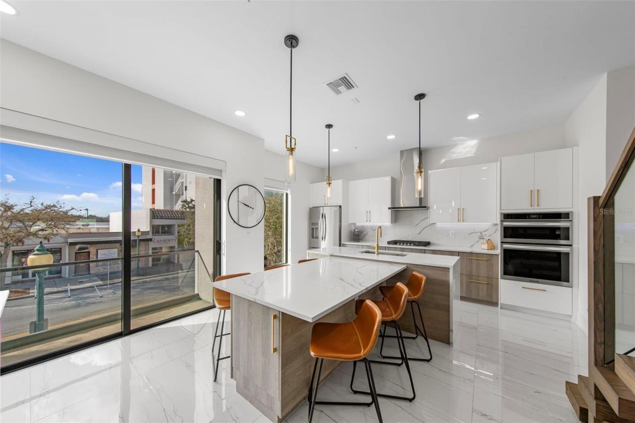 2187 Main Street, Sarasota, FL 34237 Photo