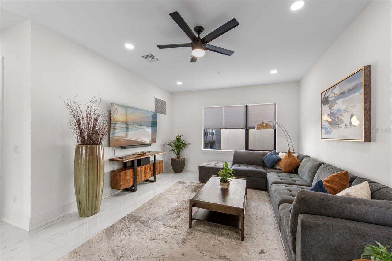 2187 Main Street, Sarasota, FL 34237 Photo